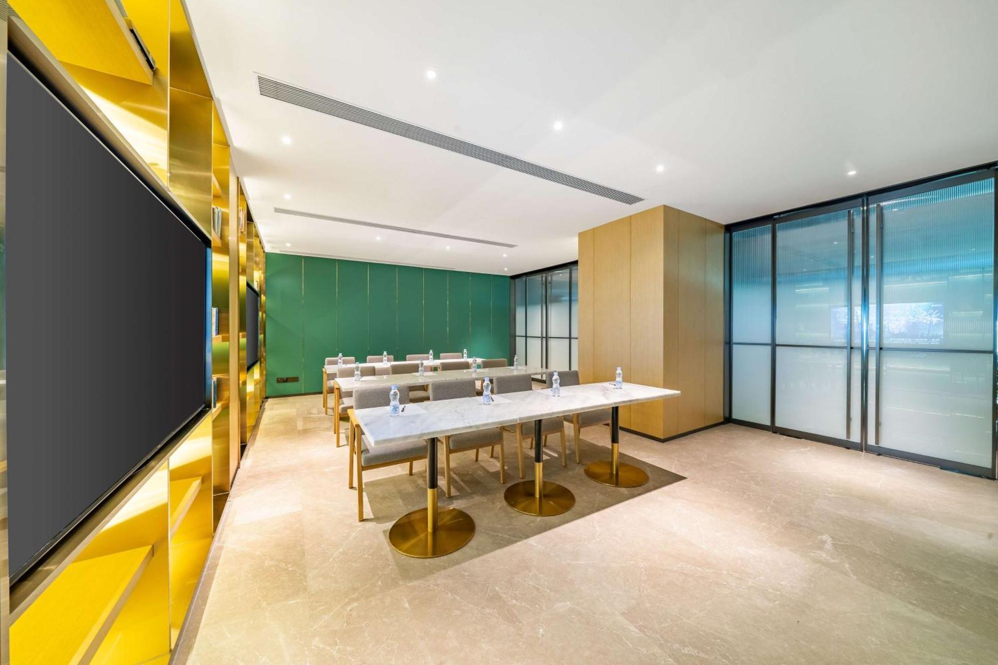 Hilton Garden Inn Chengdu Kuanzhai Alley Экстерьер фото