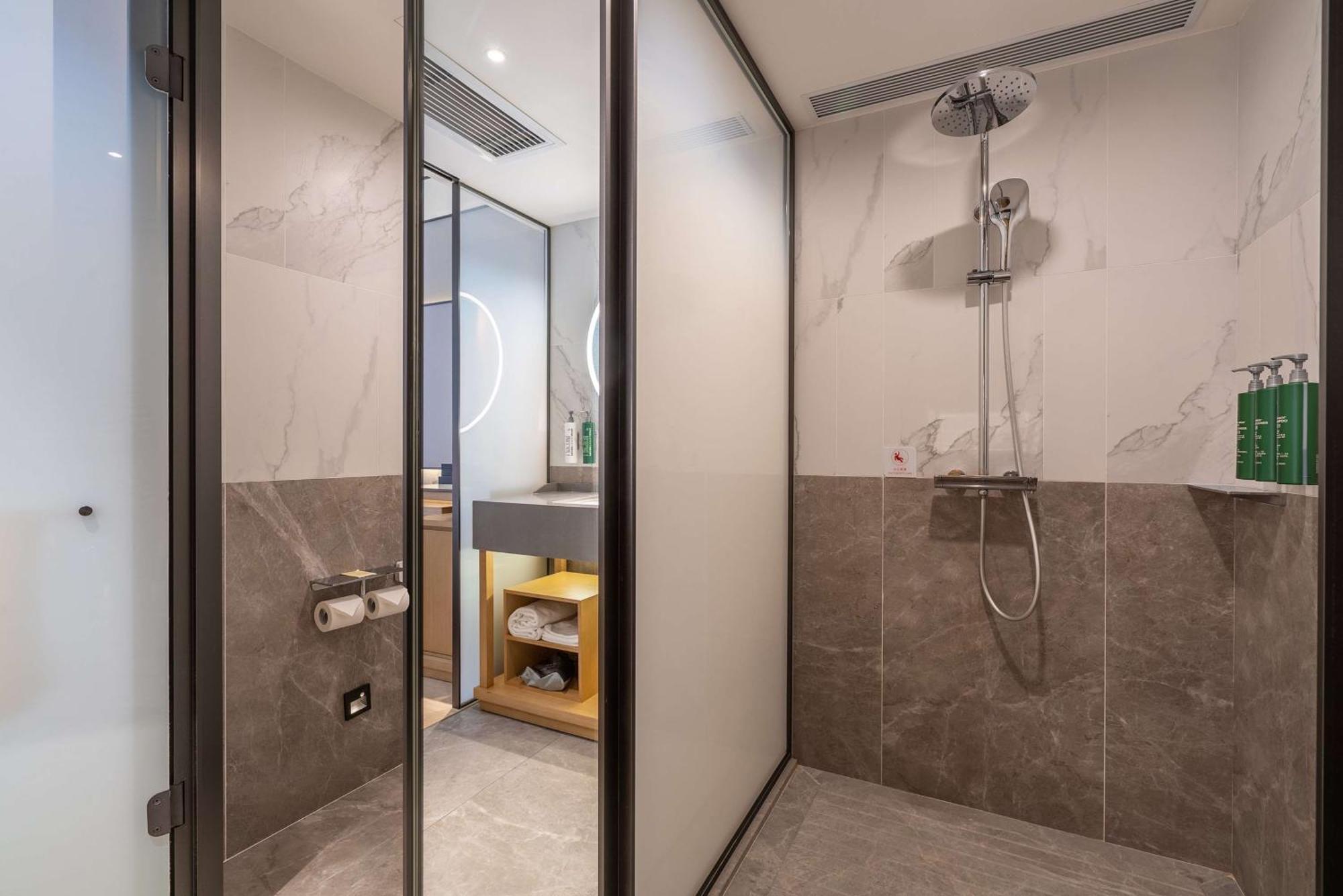 Hilton Garden Inn Chengdu Kuanzhai Alley Экстерьер фото