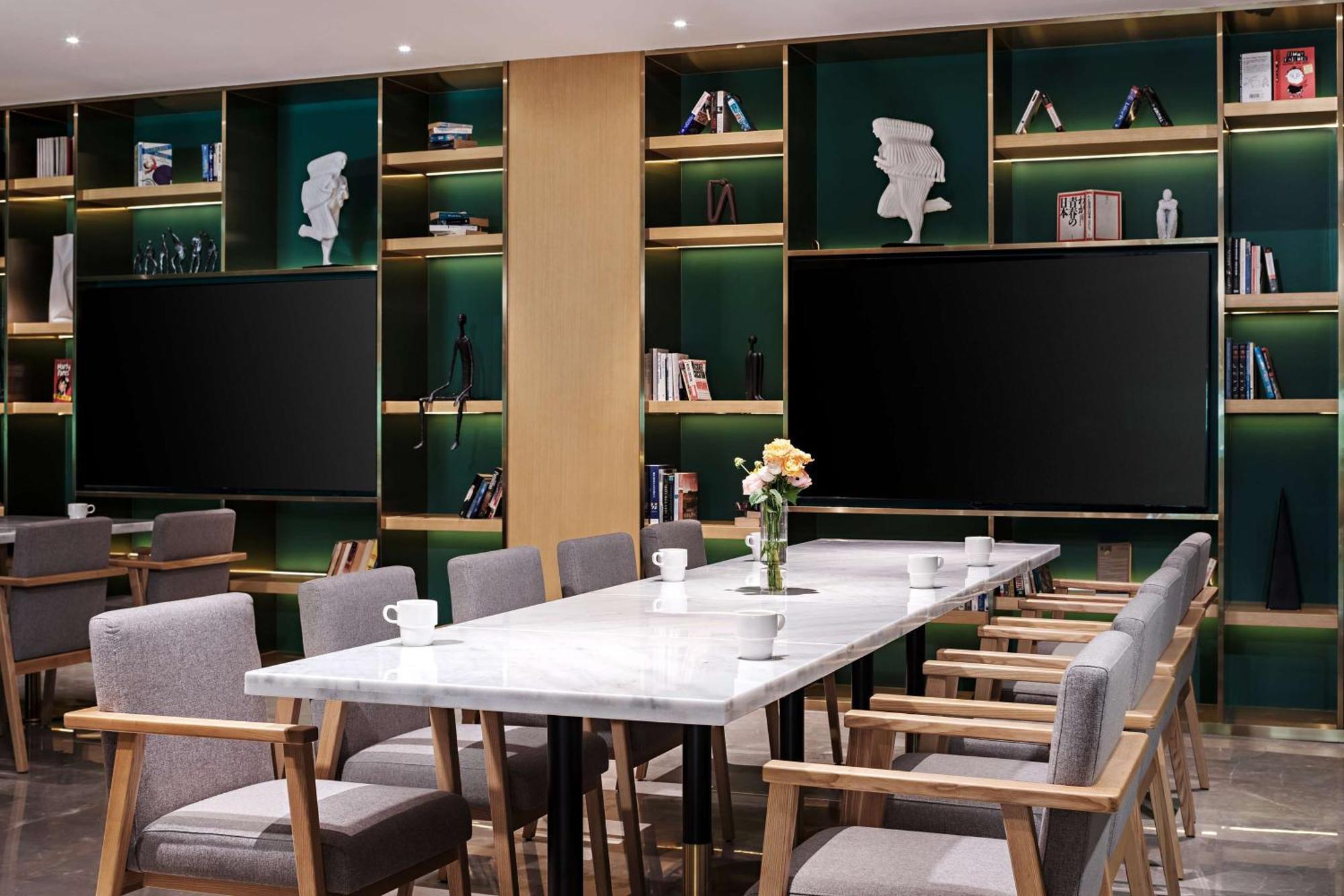 Hilton Garden Inn Chengdu Kuanzhai Alley Экстерьер фото