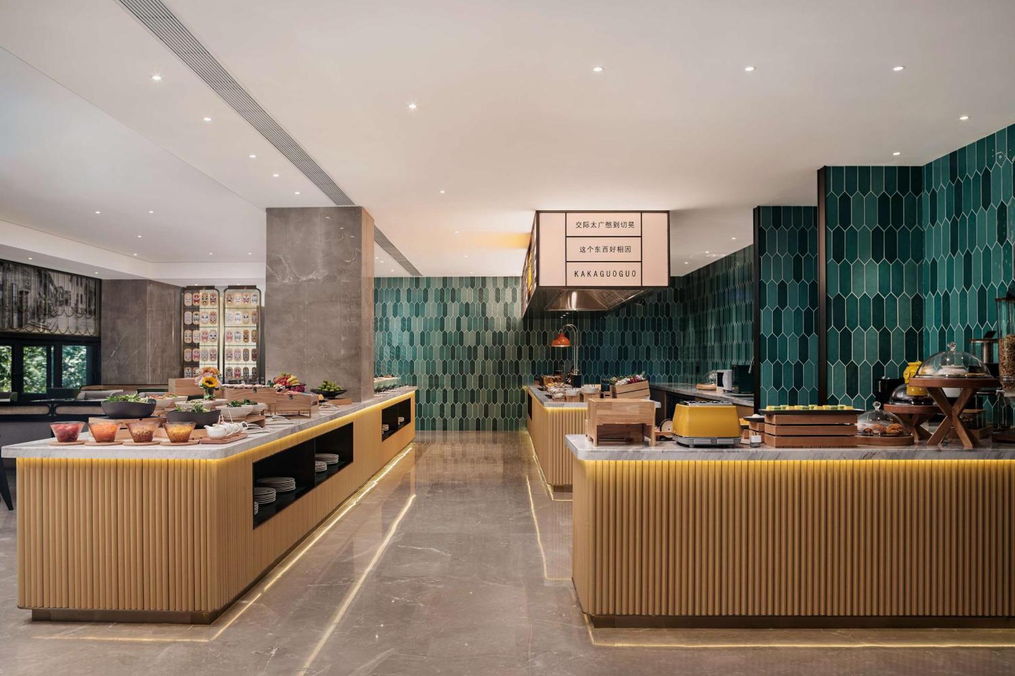 Hilton Garden Inn Chengdu Kuanzhai Alley Экстерьер фото