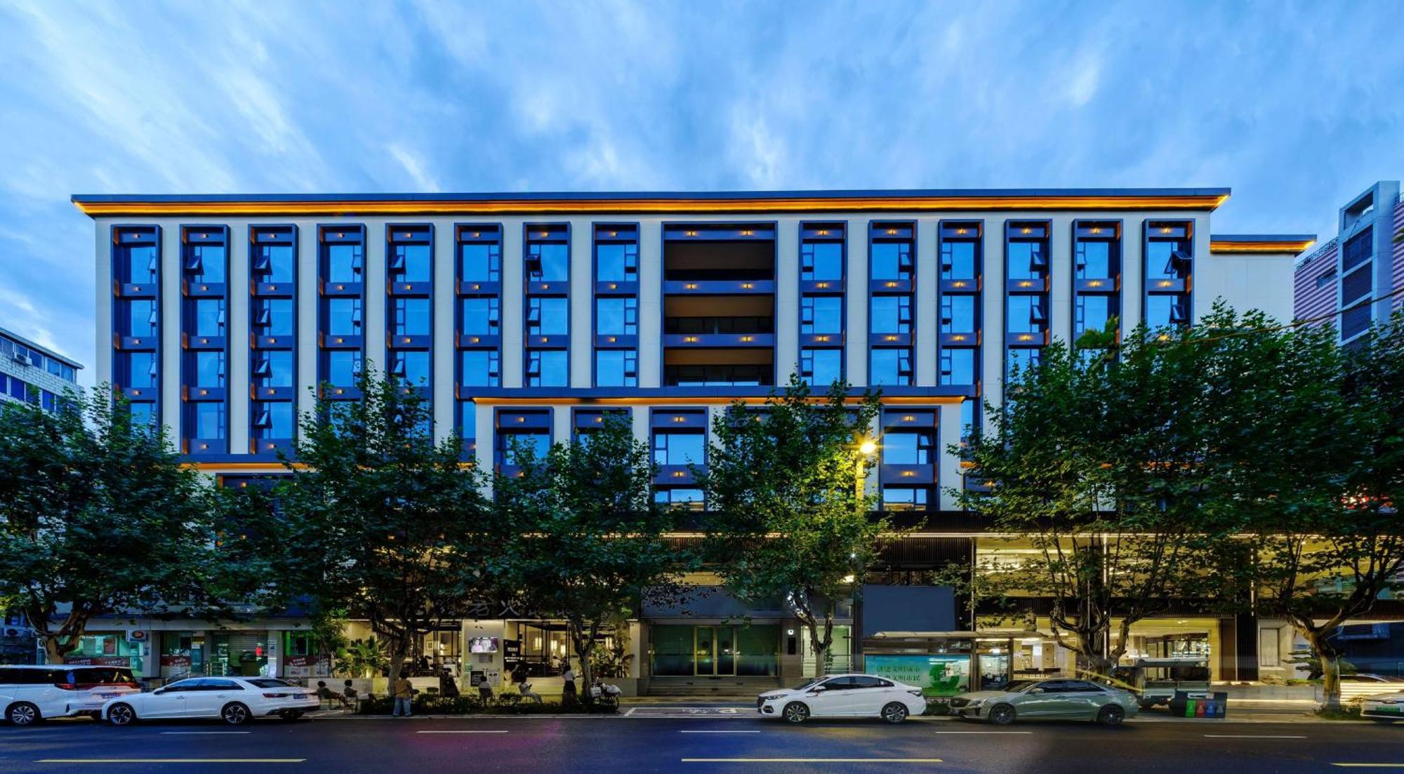 Hilton Garden Inn Chengdu Kuanzhai Alley Экстерьер фото
